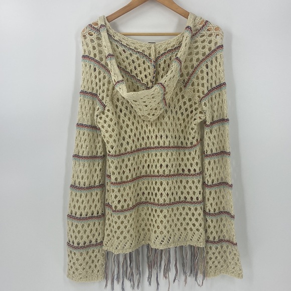 Boho fisherman’s open weave lace long cream tunic with hood and fringe - Picture 14 of 16